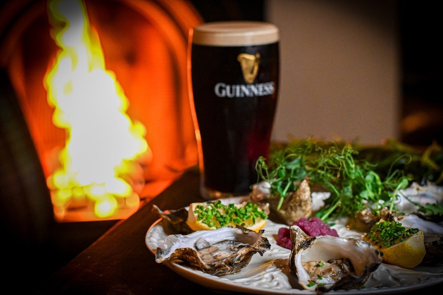 Fresh Clew Bay oysters and a pint of Guinness at The Tavern